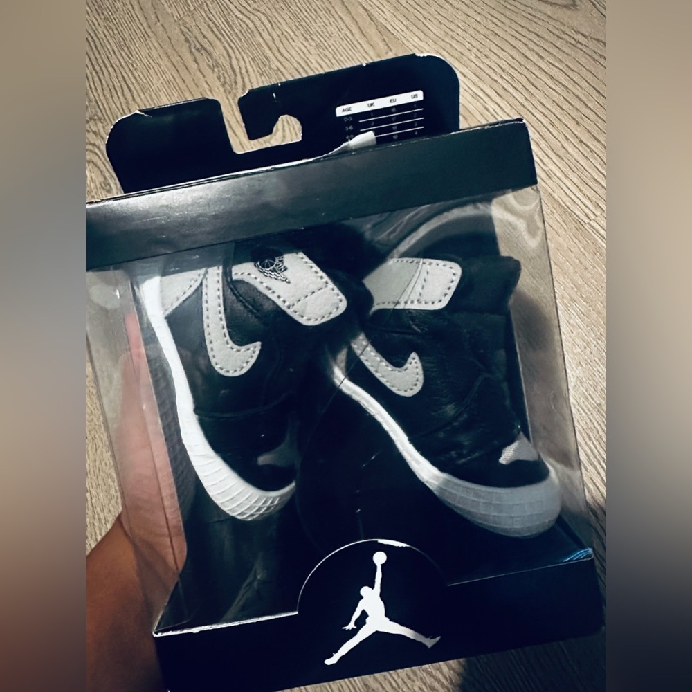 Jordan Crib Bootie Black and White